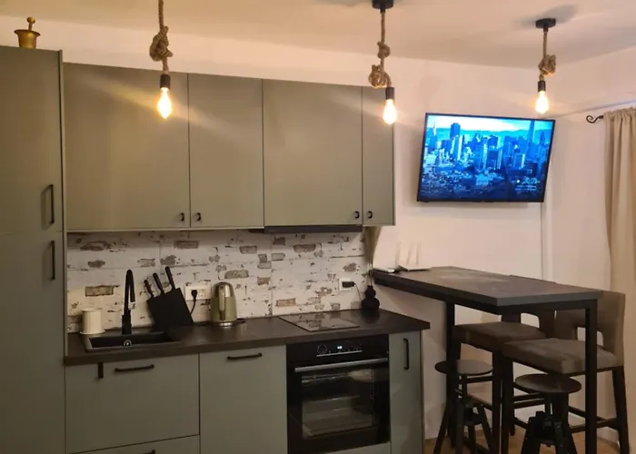 Ana Βόντιτσε